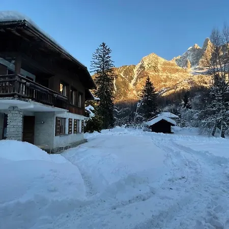 De L'aiguille With View On Mont Blanc 木屋