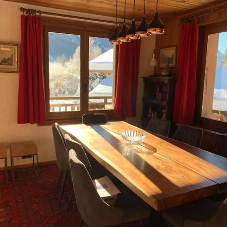 Spacious Cosy Chalet With Views Of Mont Blanc